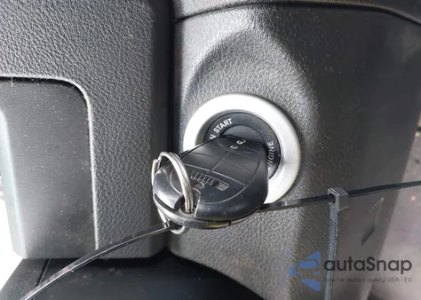 2018 Ram 1500 Express 4X4 6'4 Box z USA, uszkodzony, nr VIN 1C6RR7FG3JS173051